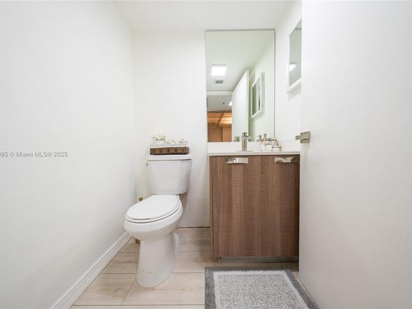 540 Brickell Key Dr 202, Miami FL 33131