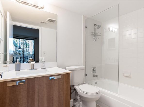 540 Brickell Key Dr 202, Miami FL 33131