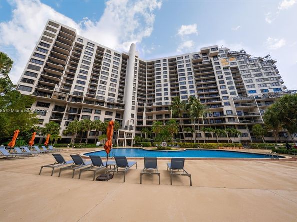 540 Brickell Key Dr 202, Miami FL 33131