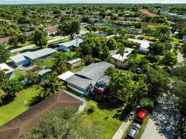 9241 Marine Dr, Cutler Bay FL 33189