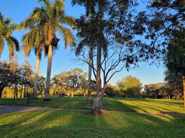 120 Royal Park Dr 3B, Oakland Park FL 33309