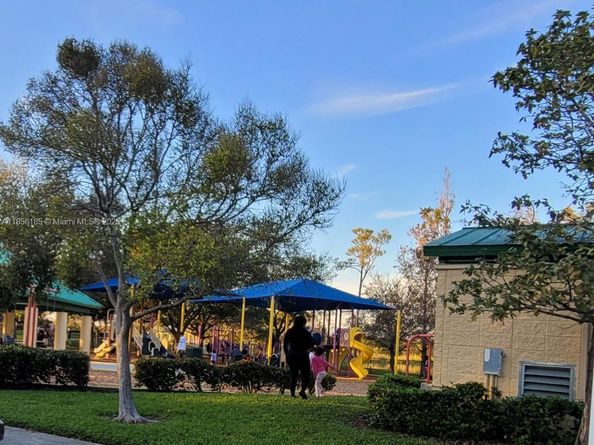 120 Royal Park Dr 3B, Oakland Park FL 33309