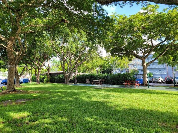 120 Royal Park Dr 3B, Oakland Park FL 33309