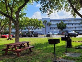 120 Royal Park Dr 3B, Oakland Park FL 33309