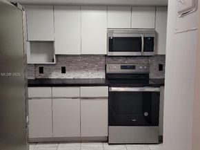120 Royal Park Dr 3B, Oakland Park FL 33309