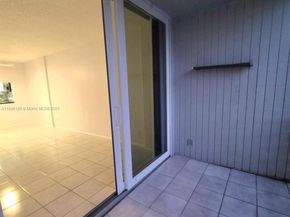 120 Royal Park Dr 3B, Oakland Park FL 33309
