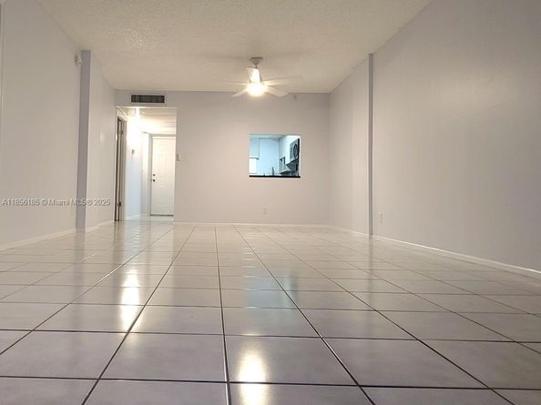 120 Royal Park Dr 3B, Oakland Park FL 33309