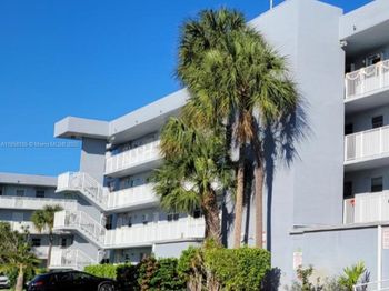 120 Royal Park Dr