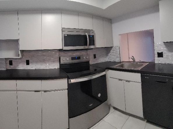 120 Royal Park Dr 3B, Oakland Park FL 33309