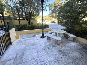 101 Sidonia Ave 304, Coral Gables FL 33134