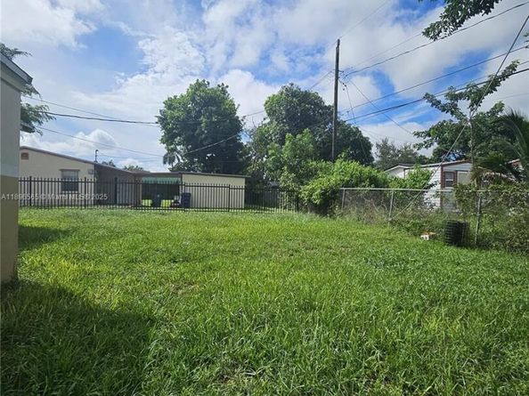 15770 NW 17th Pl, Miami Gardens FL 33054