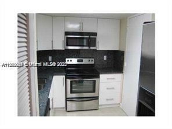 301 Golden Isles Dr 211, Hallandale Beach FL 33009