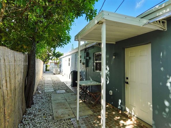 2242 Coolidge St, Hollywood FL 33020