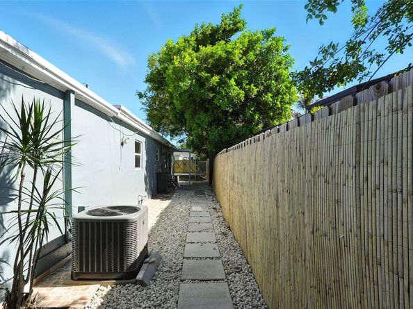 2242 Coolidge St, Hollywood FL 33020