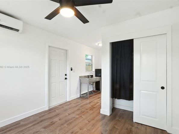 2242 Coolidge St, Hollywood FL 33020