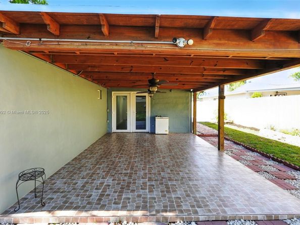 2242 Coolidge St, Hollywood FL 33020