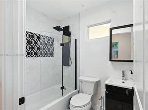 2242 Coolidge St, Hollywood FL 33020