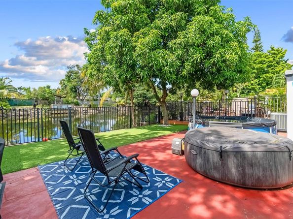17400 NW 76th Ct, Hialeah FL 33015