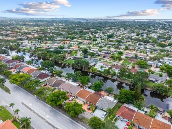 17400 NW 76th Ct, Hialeah FL 33015