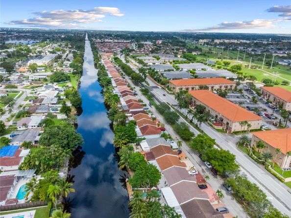 17400 NW 76th Ct, Hialeah FL 33015