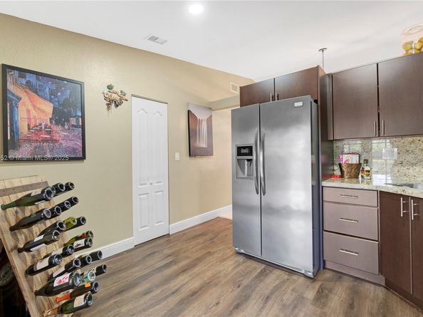 17400 NW 76th Ct, Hialeah FL 33015