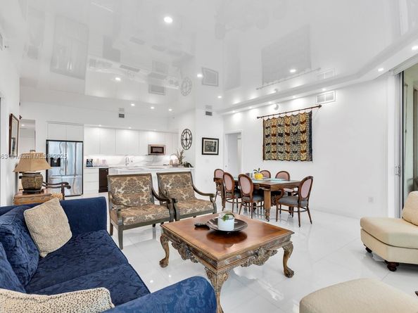 3131 NE 188th St 21004, Aventura FL 33180