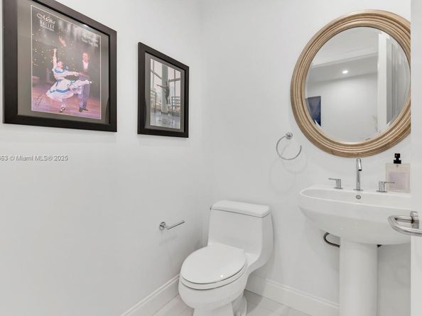 3131 NE 188th St 21004, Aventura FL 33180