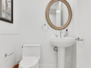 3131 NE 188th St 21004, Aventura FL 33180