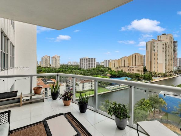 3131 NE 188th St 21004, Aventura FL 33180