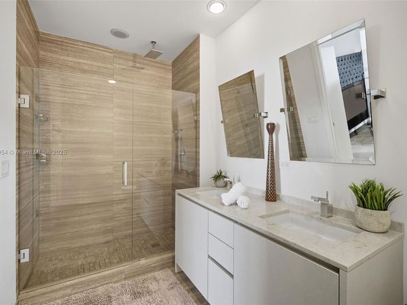 1010 Brickell Ave 4704, Miami FL 33131