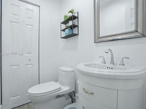 3221 NW 12th Pl, Lauderhill FL 33311