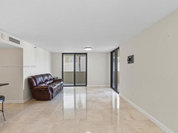 1623 Collins Ave 215, Miami Beach FL 33139