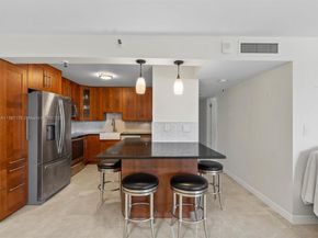 1623 Collins Ave 215, Miami Beach FL 33139