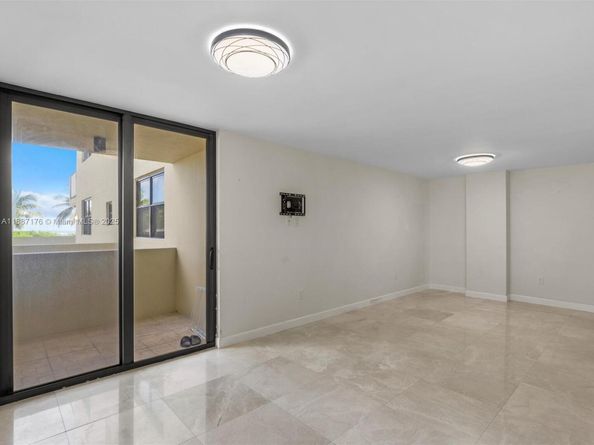 1623 Collins Ave 215, Miami Beach FL 33139
