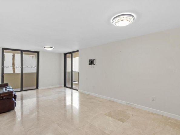 1623 Collins Ave 215, Miami Beach FL 33139