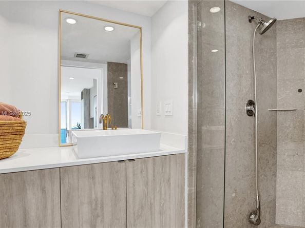 7330 Ocean Ter 20B, Miami Beach FL 33141