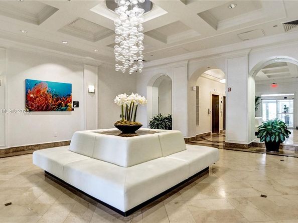 7330 Ocean Ter 20B, Miami Beach FL 33141