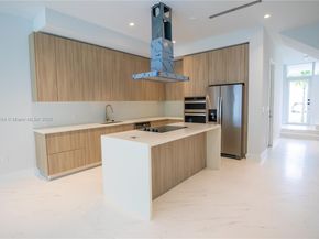 3374 Day ave A, Miami FL 33133