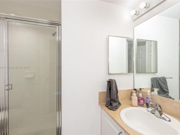 1155 Brickell Bay Dr 3403, Miami FL 33131
