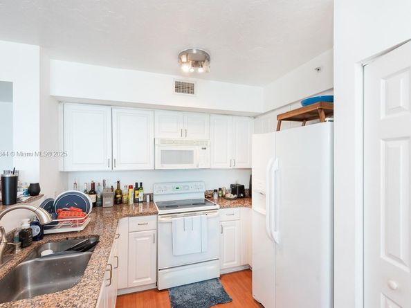 1155 Brickell Bay Dr 3403, Miami FL 33131