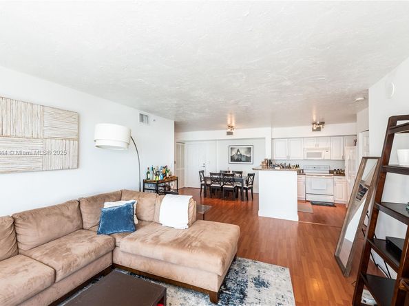 1155 Brickell Bay Dr 3403, Miami FL 33131