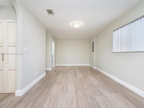 351 NE 211th St, Miami FL 33179