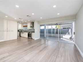 351 NE 211th St, Miami FL 33179
