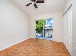 351 NE 211th St, Miami FL 33179