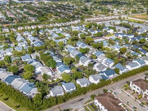 351 NE 211th St, Miami FL 33179