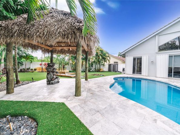 18201 NW 16th St, Pembroke Pines FL 33029