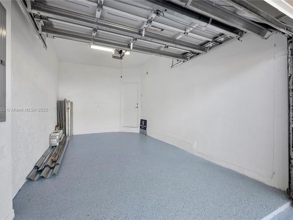 3991 NW 92 Avenue, Sunrise FL 33351