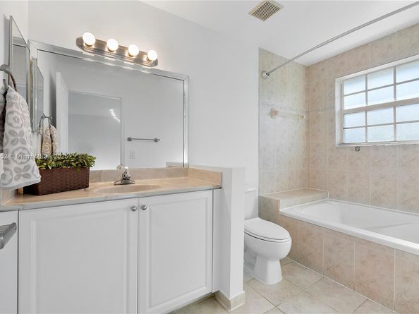 3991 NW 92 Avenue, Sunrise FL 33351