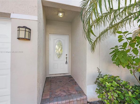 3991 NW 92 Avenue, Sunrise FL 33351