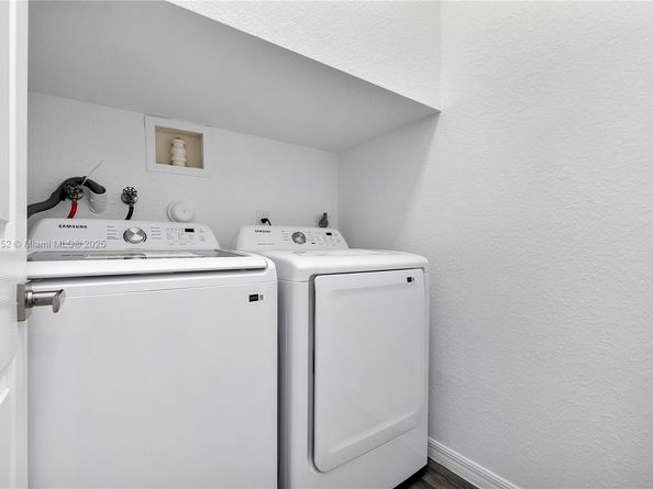 3991 NW 92 Avenue, Sunrise FL 33351